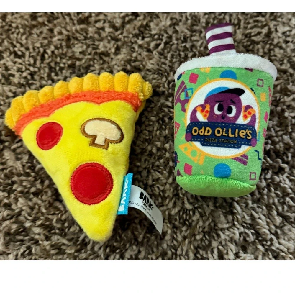Bark-Odd Ollie's Pizza Station-To -Go-Drink & Piece Of Pizza Plush Dog Toys